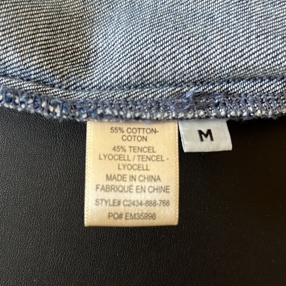 cloth & stone denim top. - Picture 5 of 5